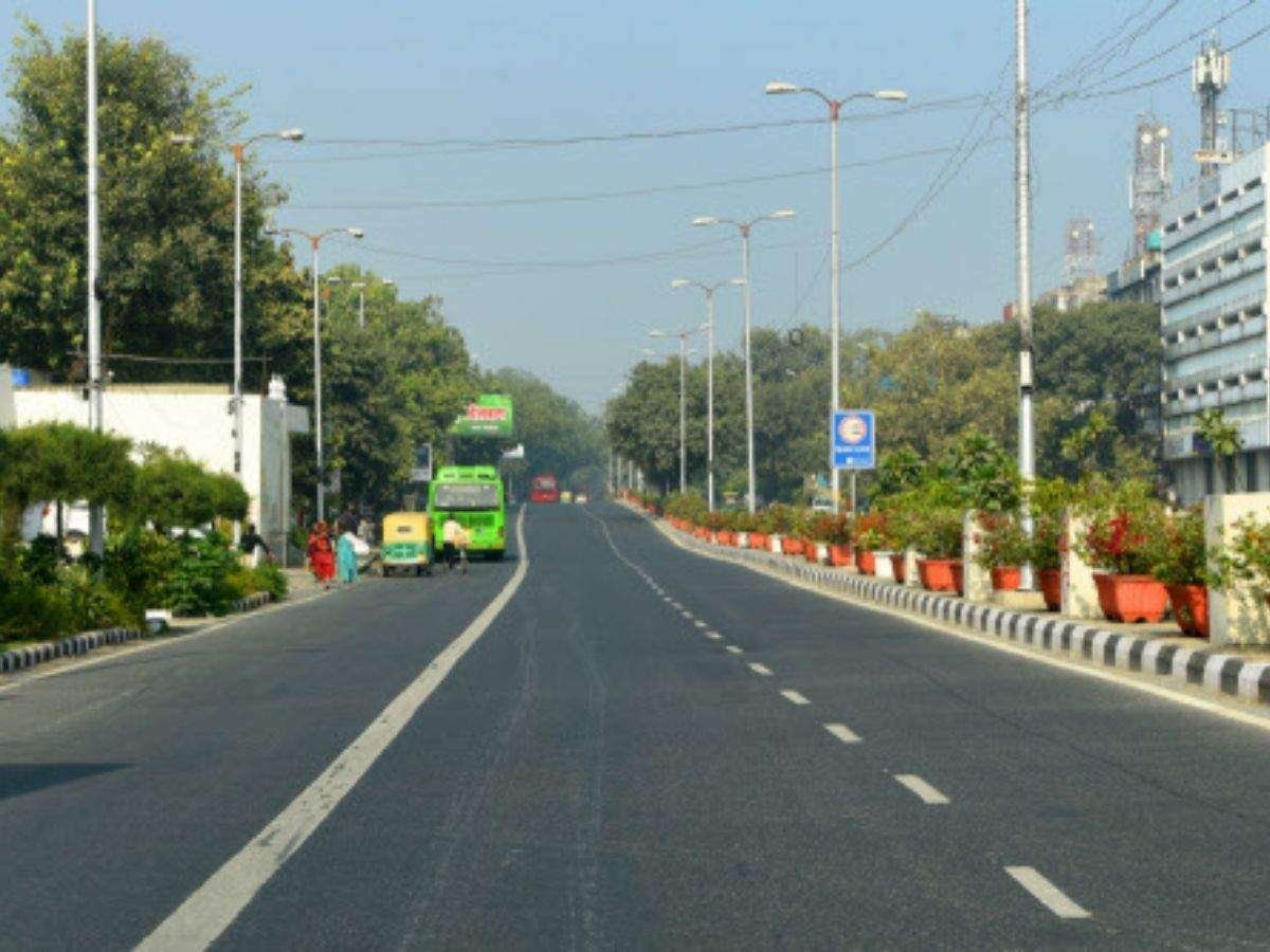 Holi 2021 Images: An empty Barakhamba road in Delhi during Holi