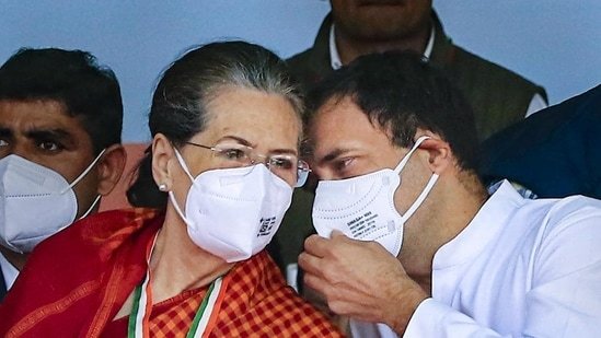 Congress president Sonia Gandhi and party leader Rahul Gandhi. (PTI)